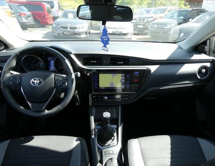 Toyota Auris 29