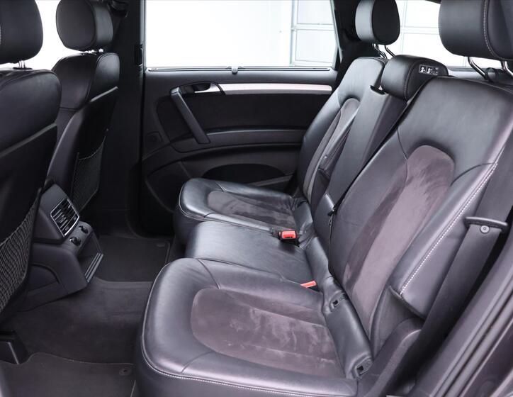 Audi Q7 17