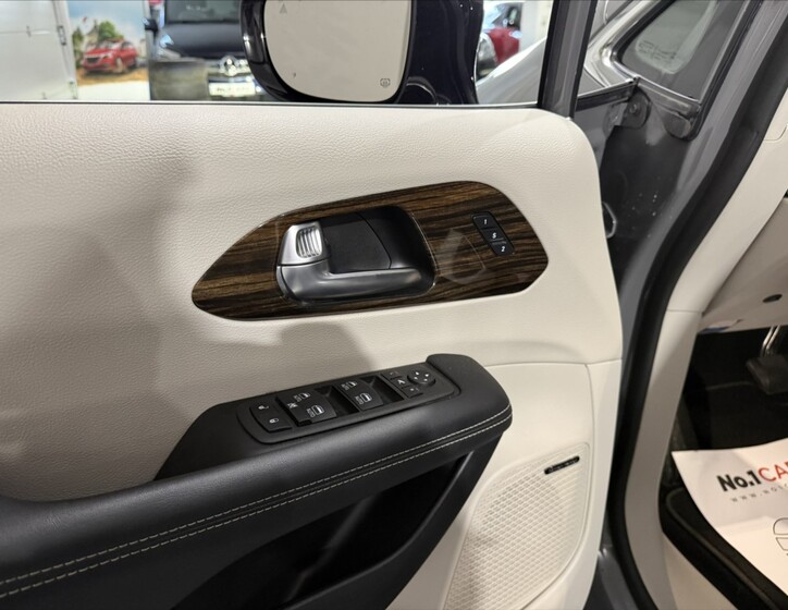 Chrysler Pacifica 7