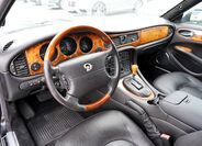 Jaguar XJR 25
