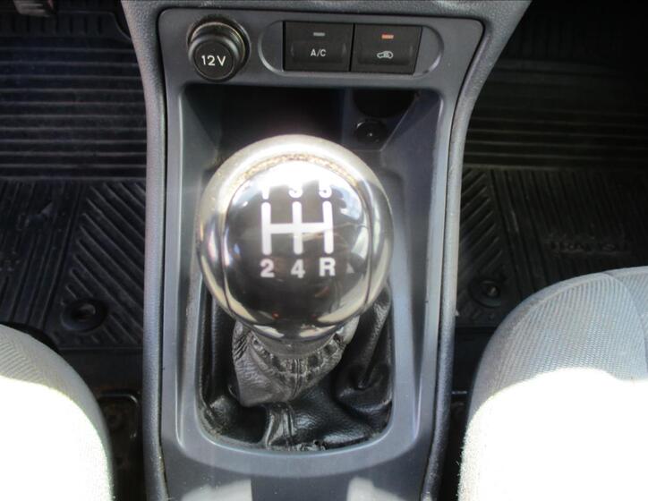 Ford Tourneo Connect 19