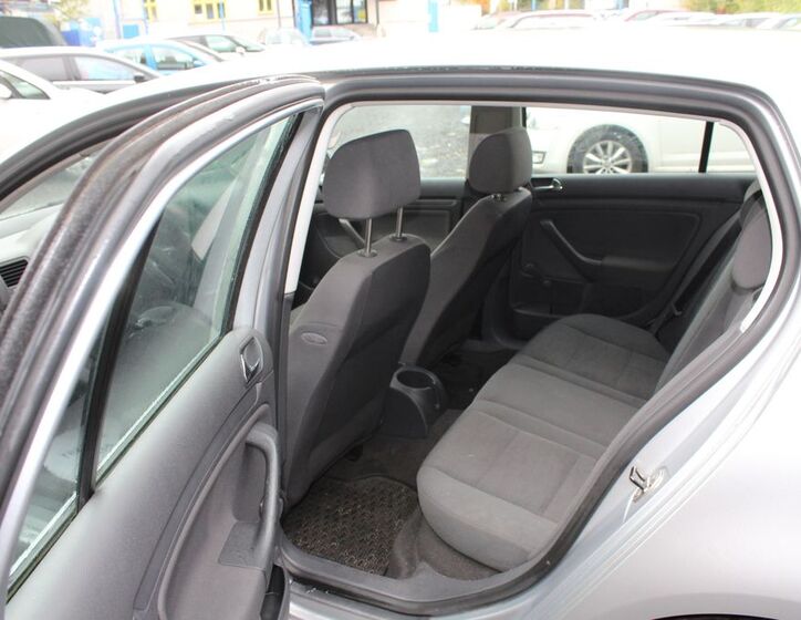 Volkswagen Golf 10
