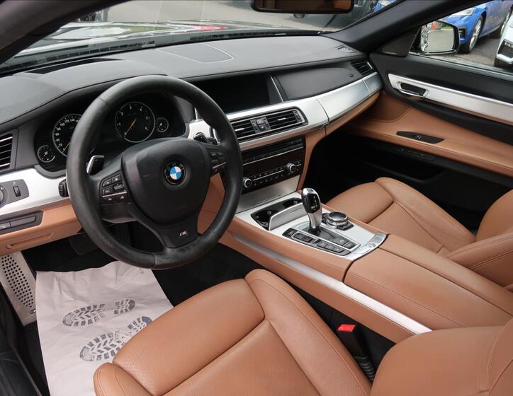 BMW Řada 7 9