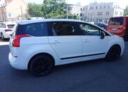 Peugeot 5008 8