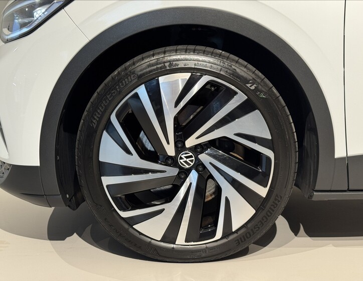 Volkswagen ID.4 6