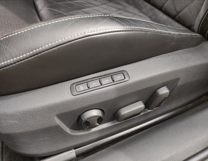 Škoda Superb 11