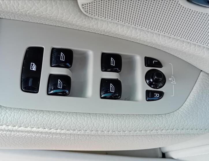 Volvo S90 12