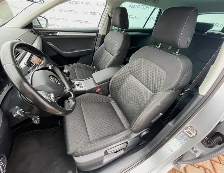 Škoda Superb 11