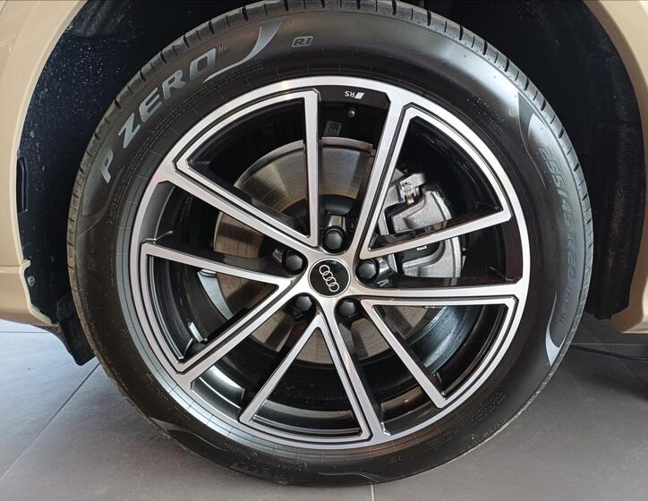 Audi Q5 8