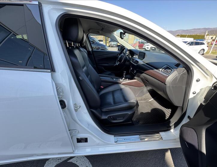 Mazda 6 10