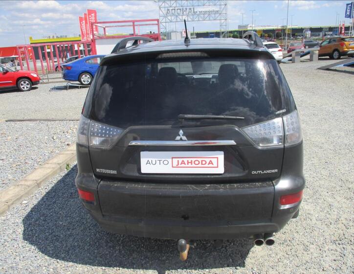 Mitsubishi Outlander 7