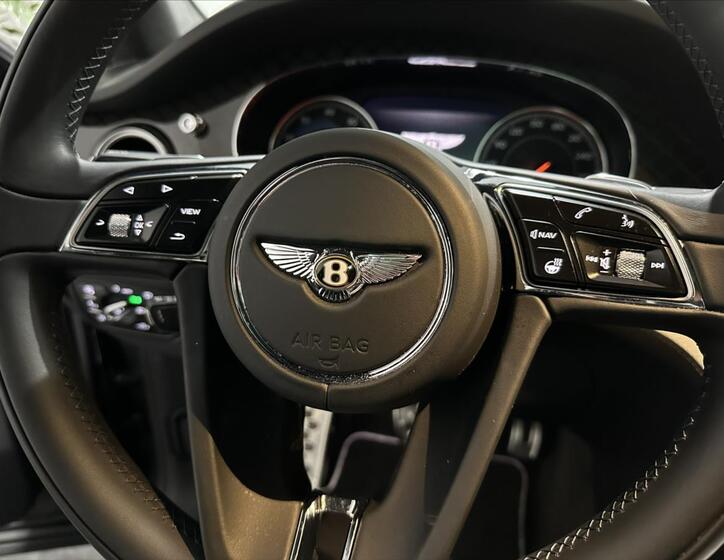 Bentley Bentayga 12
