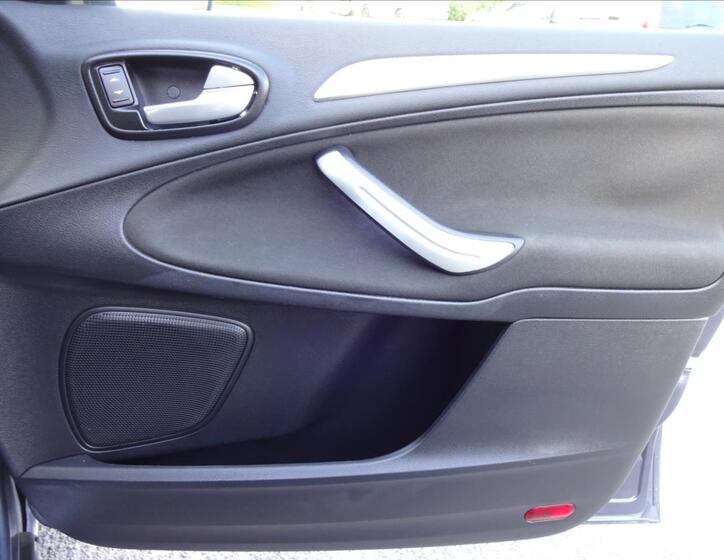 Ford S-MAX 33