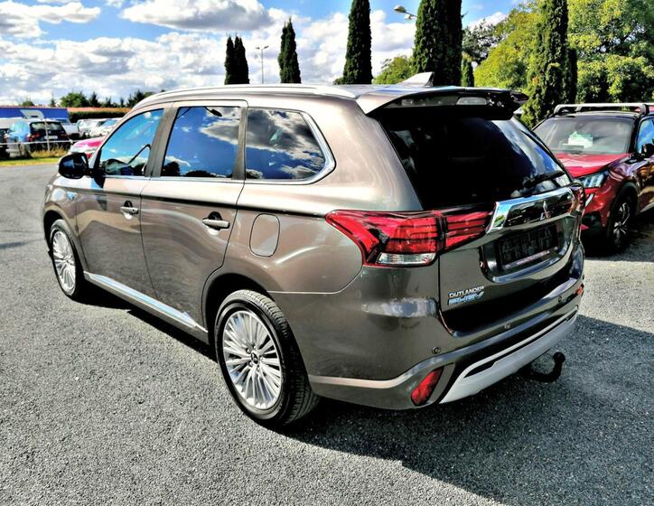 Mitsubishi Outlander 6
