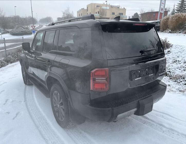 Toyota Land Cruiser 5