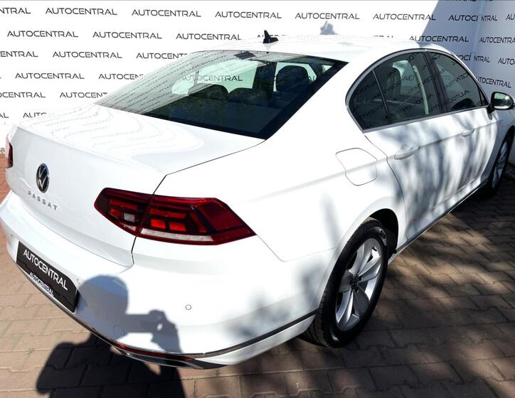 Volkswagen Passat 9