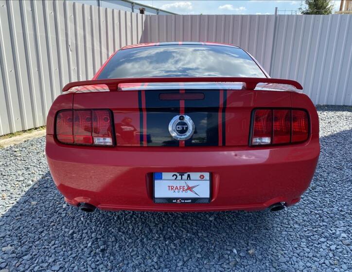 Ford Mustang 8