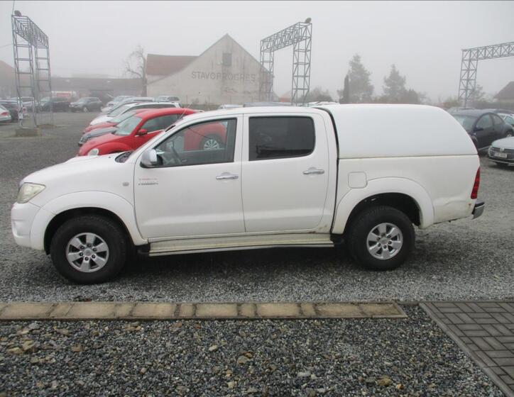 Toyota Hilux 4