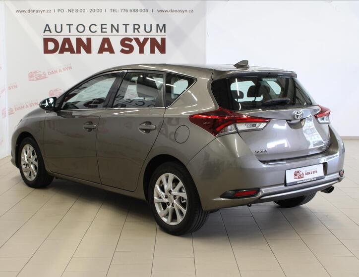 Toyota Auris 6