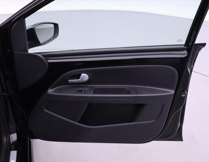 Volkswagen e-up! 13
