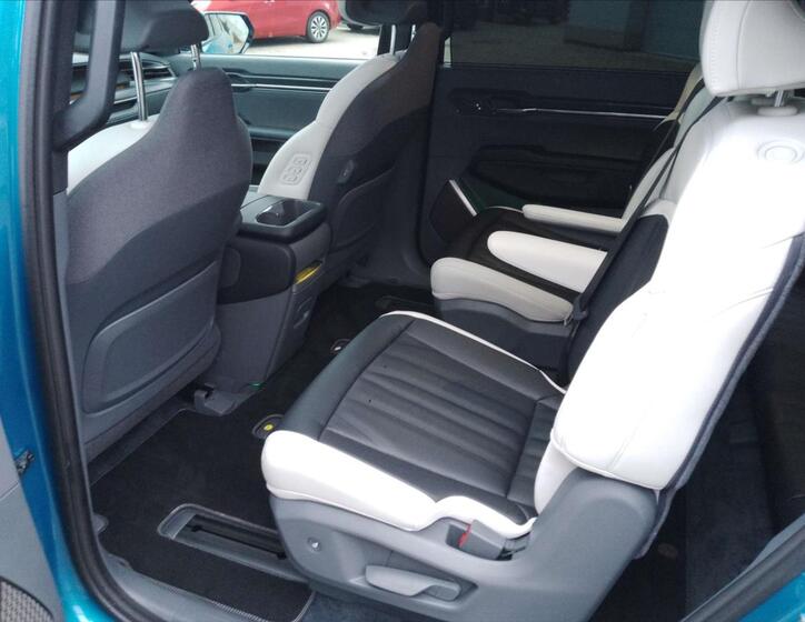 KIA EV9 7