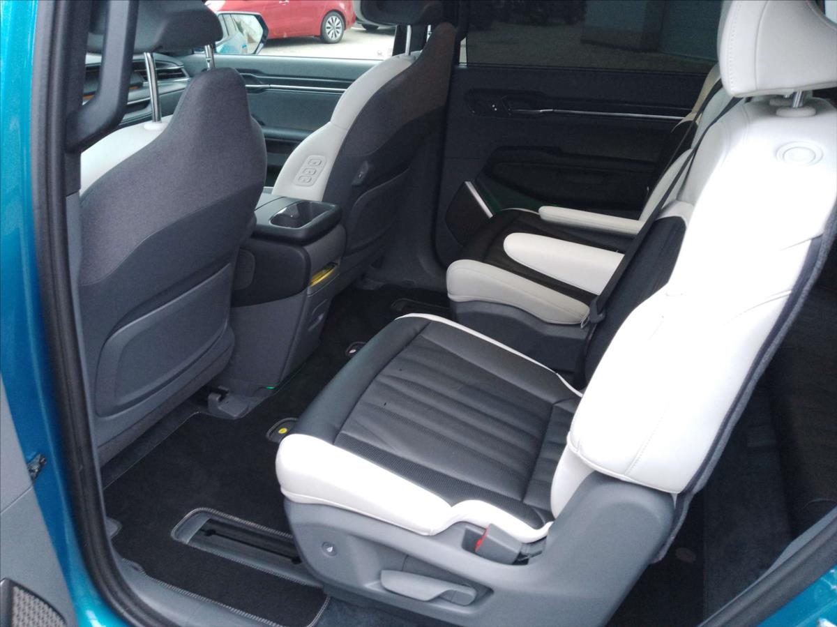 KIA EV9