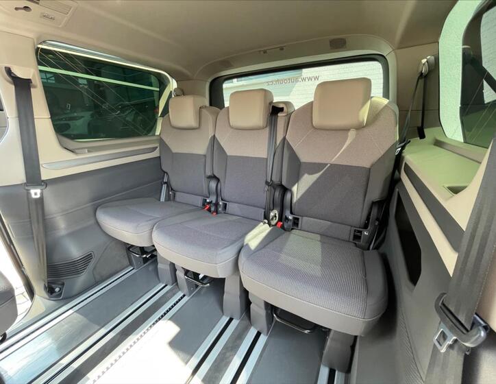 Volkswagen Multivan 17