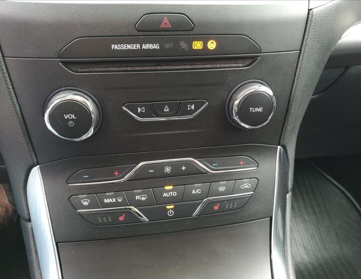 Ford Galaxy 10