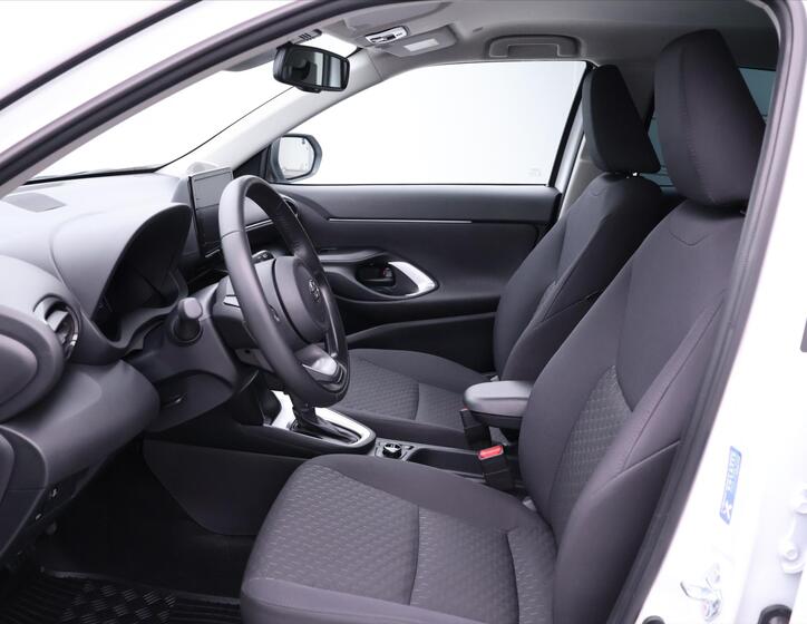 Toyota Yaris Cross 12