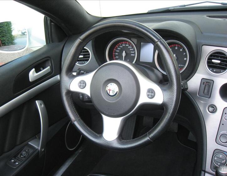 Alfa Romeo Spider 24