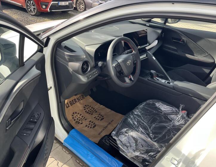 Toyota C-HR 8