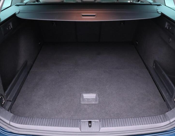 Volkswagen Passat 10