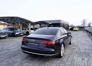 Audi A8 6