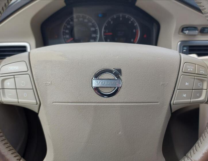 Volvo XC70 26