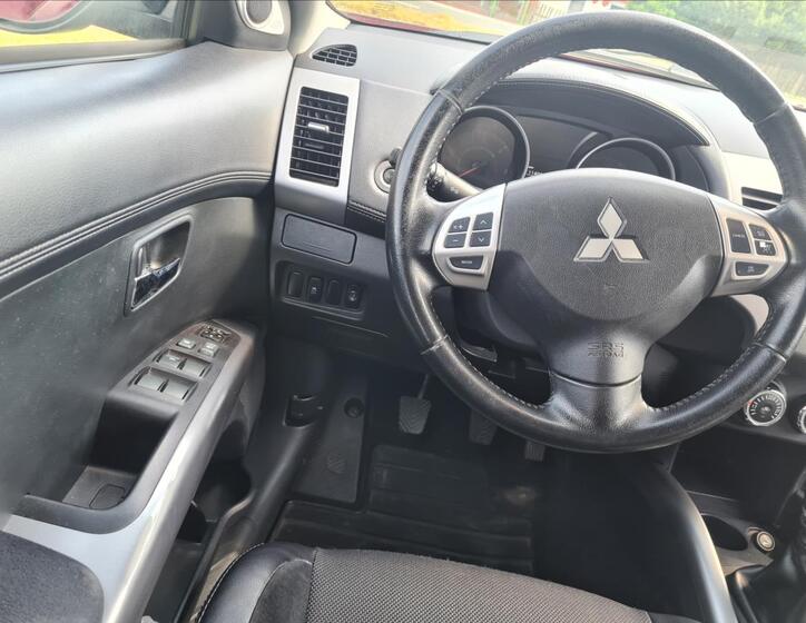 Mitsubishi Outlander 8
