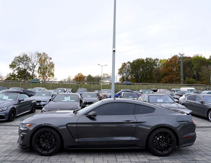 Ford Mustang 3