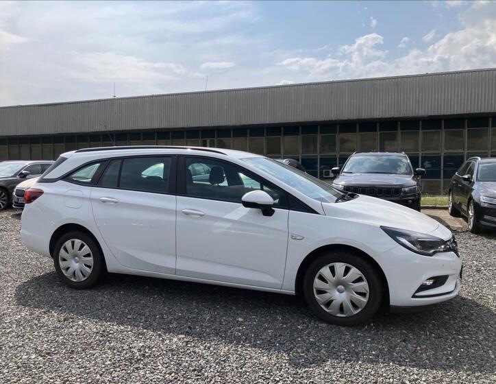 Opel Astra 8