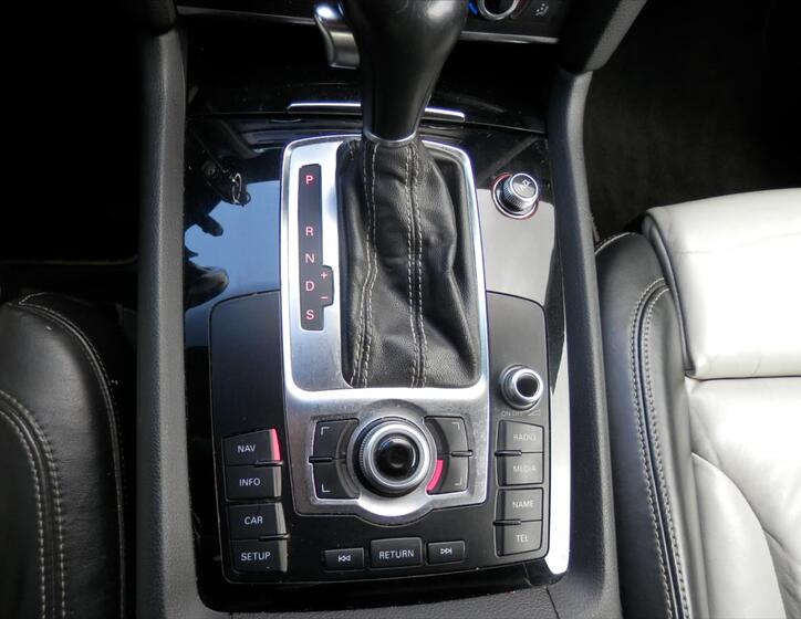 Audi Q7 23