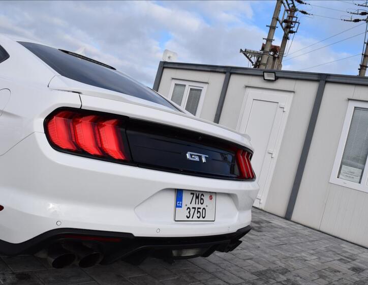 Ford Mustang 12