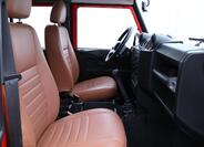 Land Rover Defender 13
