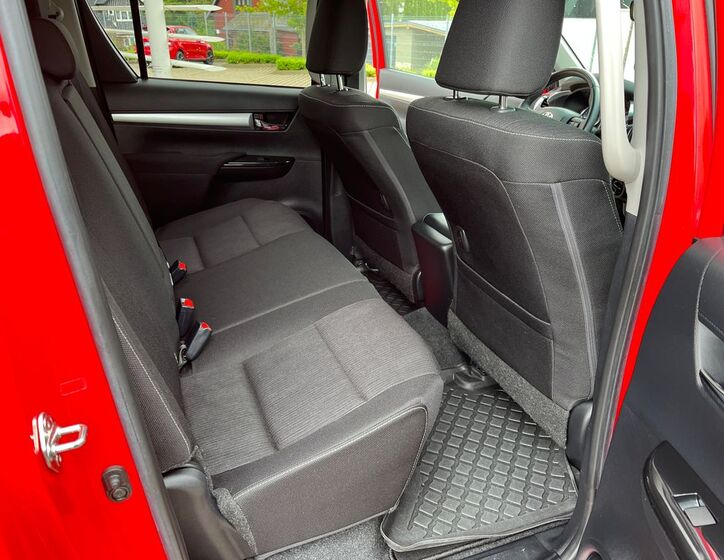 Toyota Hilux 16