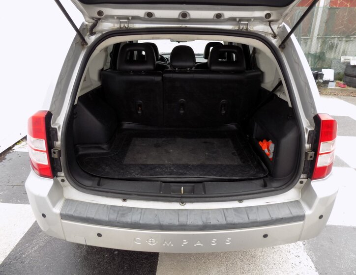 Jeep Compass 8