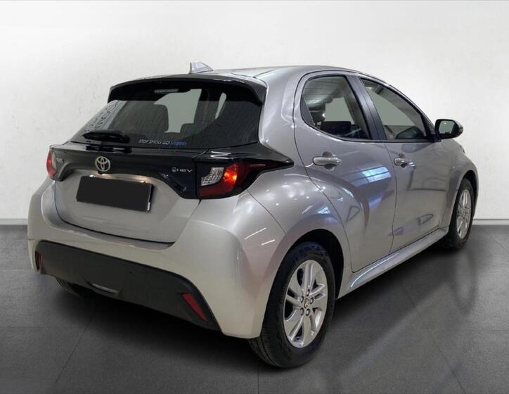Toyota Yaris 6