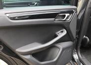 Porsche Macan 53