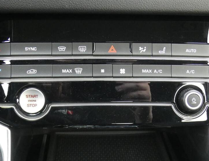 Jaguar XF 16