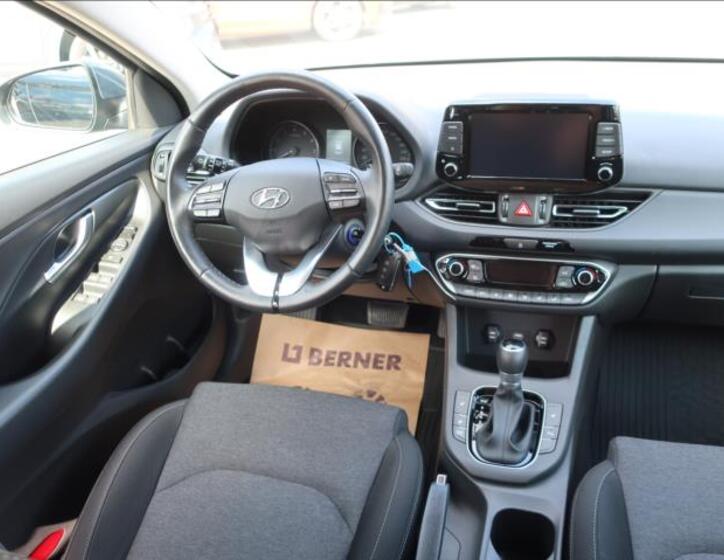 Hyundai i30 16