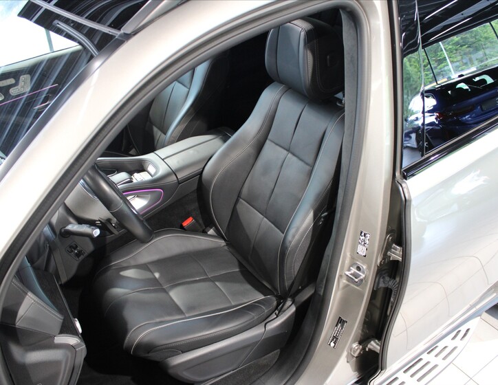 Mercedes-Benz GLE 9