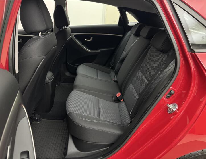 Hyundai i30 25