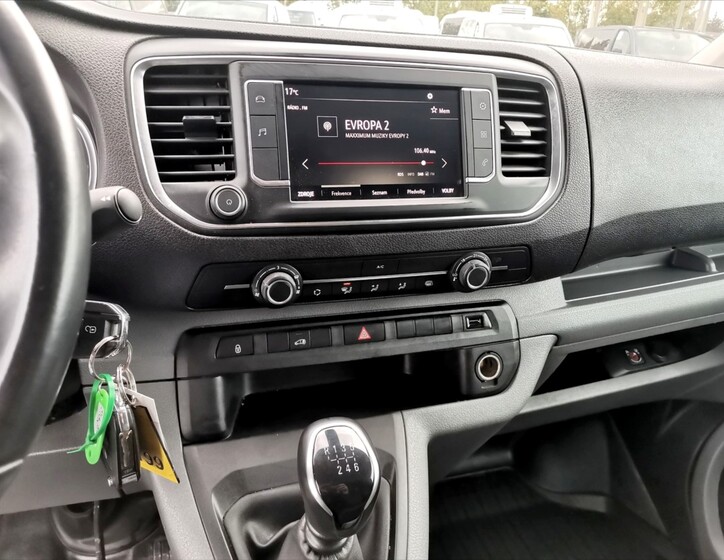 Opel Vivaro 9