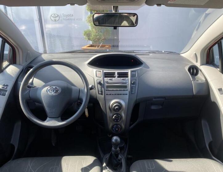 Toyota Yaris 11